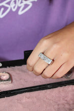 Load image into Gallery viewer, HANDMADE SILVER RING
